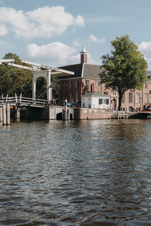 Amsterdam: H'ART Museum Entry Ticket - Entering H’ART Museum on the Amstel: a setting that’s part of the show