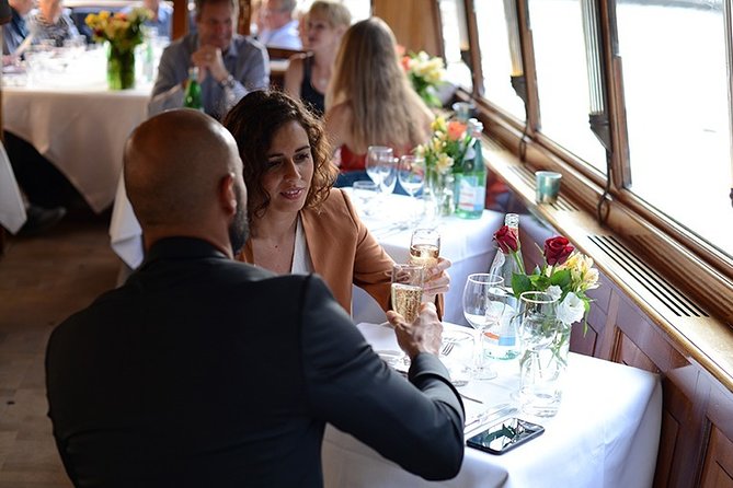 Amsterdam: High Tea Cruise - Captain narration: how informational is it?