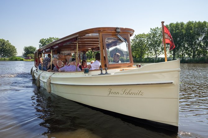 Amsterdam: High Tea Cruise - Boat comfort and the view through the windows
