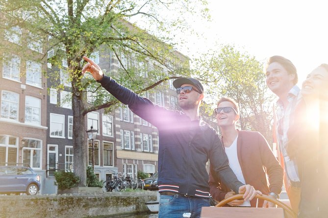 Amsterdam Highlights Canal Cruise with a Drink - The 90-Minute Route: Skinny Bridge to Old Town and Over to Jordaan