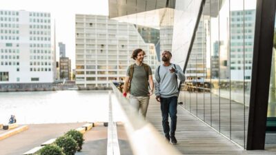 Amsterdam: Highlights & Hidden Gems Private Walking Tour - Meeting at the National Monument and getting your route right