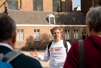 Amsterdam: Highlights & History Walking Tour - Meeting at Park Plaza Victoria Hotel: Arrive Early, Follow the Exact Entrance