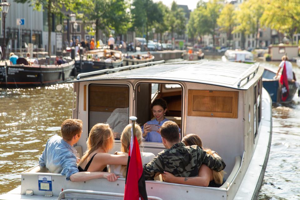 Amsterdam: Historic Boat Cruise with open bar and nibbles - Key things I’d watch for