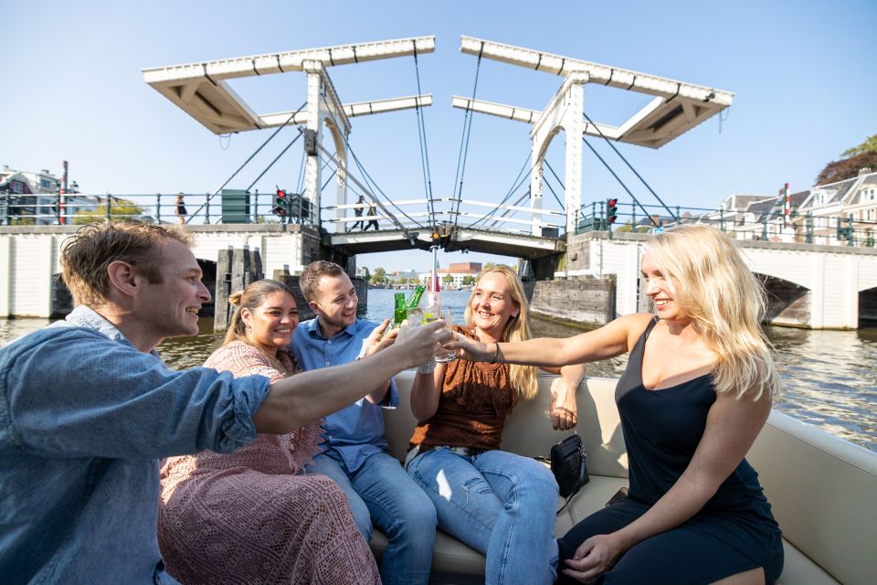 Amsterdam: Historic Boat Cruise with open bar and nibbles - Small group size: what max 12 really means