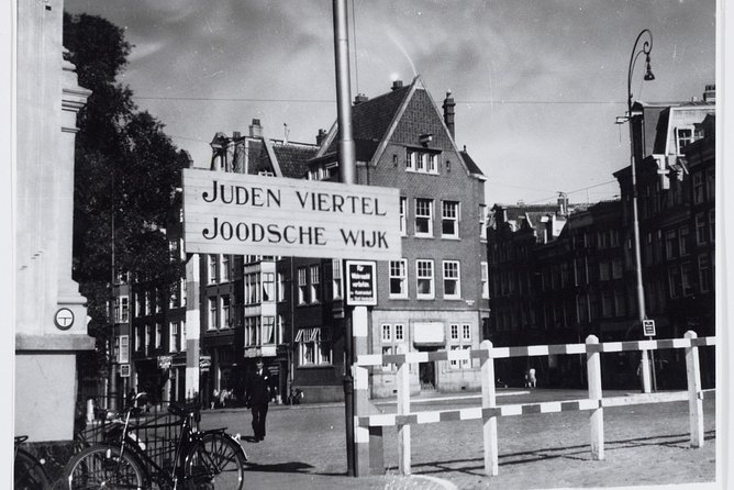Amsterdam in World War II Tour - Your guide setup: retired historians, a small group, and real time to ask questions
