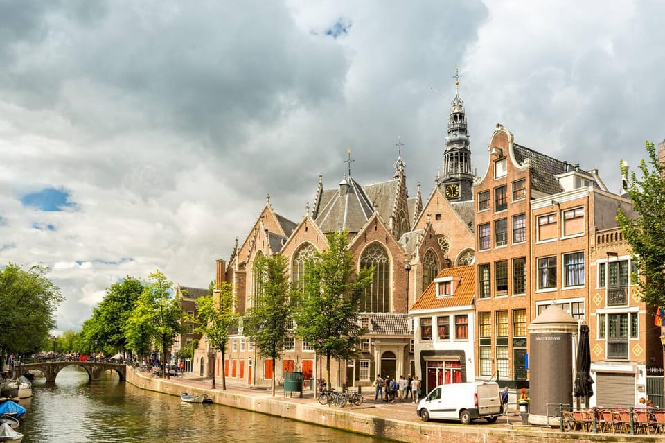 Amsterdam: Introduction walking tour - Guide Quality Makes a Real Difference