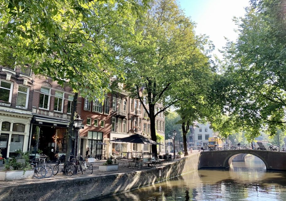 Amsterdam: Jordaan District Tour with a German guide - Meeting at Anne Frank Monument and starting with the right frame