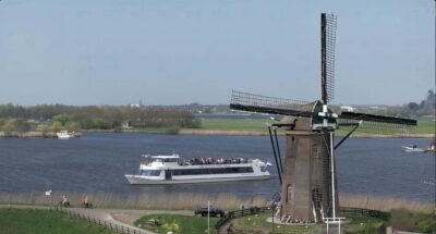 Amsterdam: Keukenhof, Tulip Farm Full-Day Tour with Cruise - From Amsterdam to the tulip farm: what the ride sets up