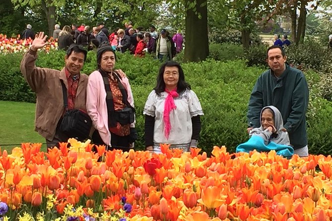 Amsterdam: Keukenhof Tulip Gardens and Giethoorn with Boat Tour - A 8:30 start that buys you tulip time