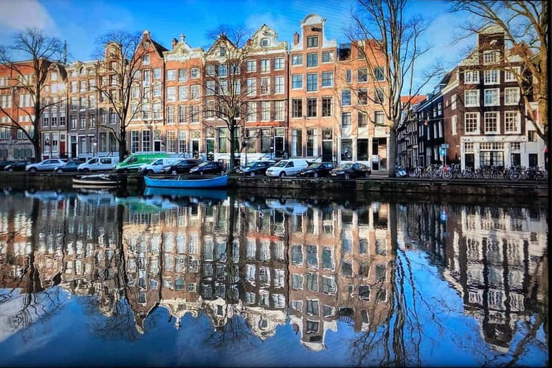Amsterdam: Kultour, Kulturelle Stadtführung mit Herz & Seele - Grachtengordel canal belt walk: seeing daily life, not only postcards
