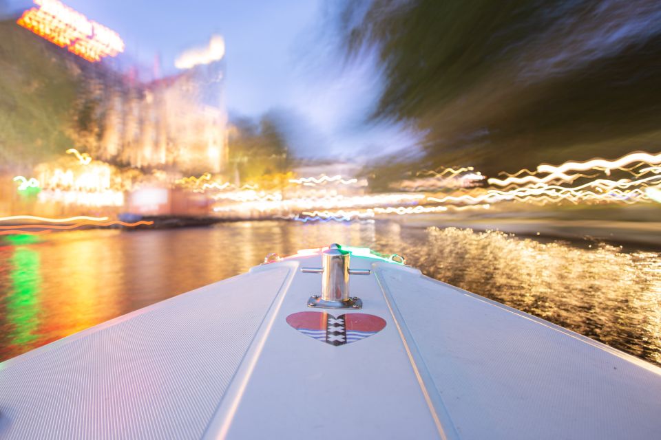Amsterdam Light Festival Boat Cruise - Heated boat comfort: windows, blankets, and what to wear