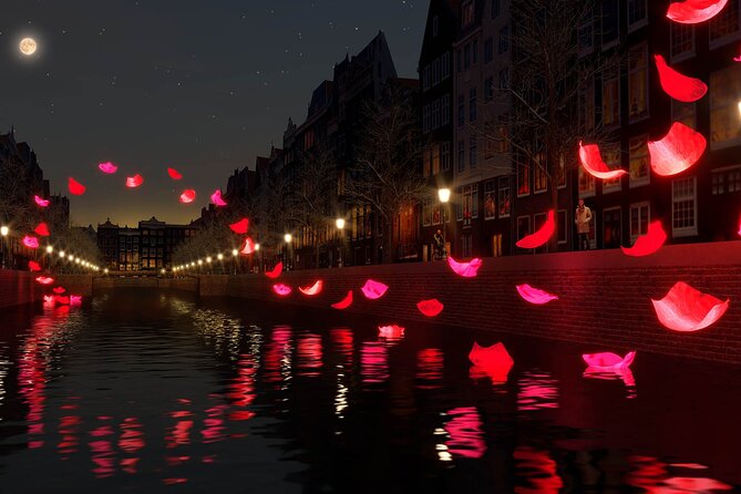 Amsterdam Light Festival: Canal Cruise + Bite & Unlimited Drinks - Where you meet: Prins Hendrikkade 33A and how the night stays smooth