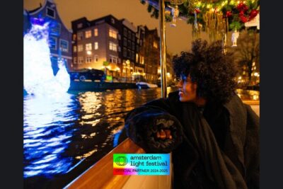 Amsterdam Light Festival: Cruise Unlimited Drinks & Bite option - What the 75 minutes gives you during the Light Festival