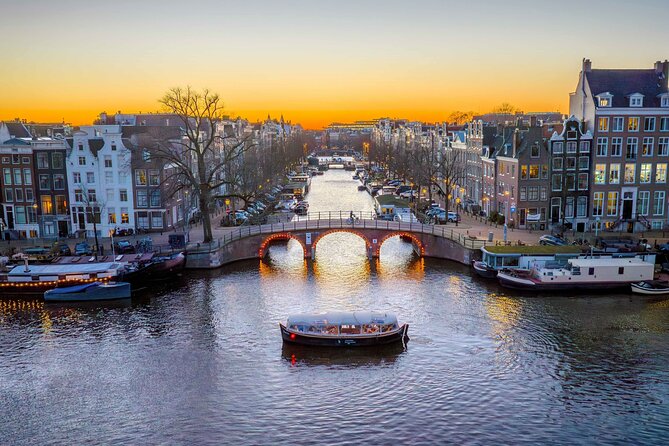 Amsterdam: Light Festival Shared Boat with unlimited drinks - Unlimited drinks are more than a perk