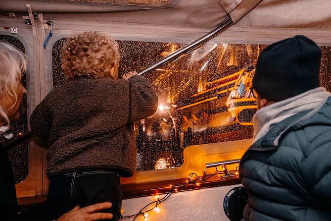 Amsterdam: Light Festival Shared Boat with unlimited drinks - Where you meet and how the shared-boat flow works