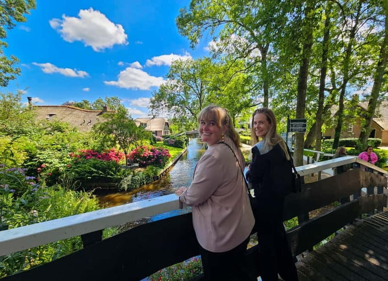 Amsterdam: Live GuideD Giethoorn Boat Tour & Cheese Platter - Giethoorn: Why This Dutch Canal Village Still Feels Surprising