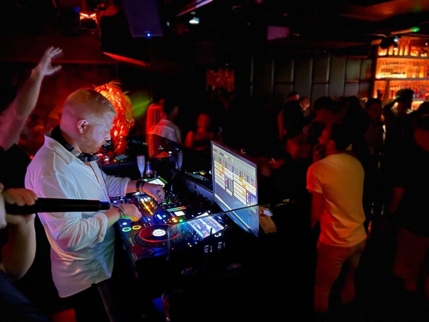 Amsterdam: Ludwig's Original Pub Crawl with VIP Club Entry - Practical tips so you enjoy every stop