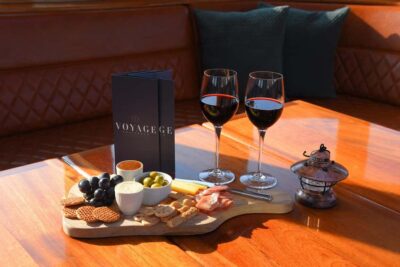 Amsterdam: Luxury Canal Cruise with Optional Snacks & Drinks - Where you meet: d’Vijff Vlieghen, Keizersgracht, and no hotel pickup