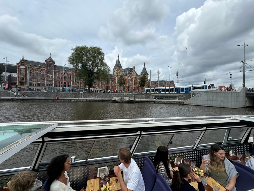 Amsterdam: Luxury Cheese & Wine Canal Cruise - Boarding at the H’Art Museum dock: where you’ll start