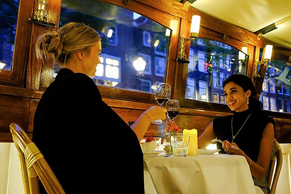 Amsterdam: Luxury Saloon Boat Cruise with 3-Course Dinner - Heated saloon boat comfort that matters in Amsterdam