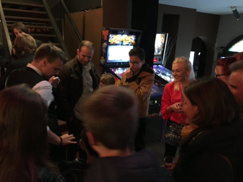 Amsterdam: Magic Show - Entering a Tiny 1920s Cabaret on Rozengracht