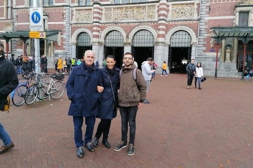 Amsterdam: Must-See Attractions Guided Walking Tour - Portuguese Synagogue and Nieuwmarkt Square: a different Amsterdam chapter