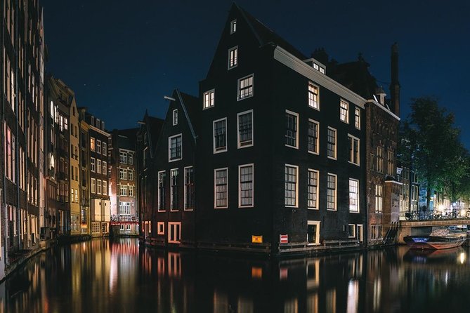 Amsterdam Night Photography Workshop with a Professional - How the small group changes the whole experience