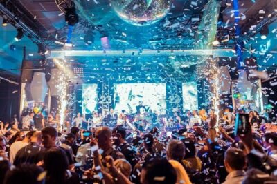 Amsterdam Nightlife Ticket & Bottle of Champagne - How the Amsterdam nightlife works: two districts, one plan