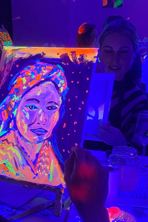 Amsterdam: Paint and Sip in the Dark at Rembrandt van Wine - Small group up to 4: the attention you’re actually paying for