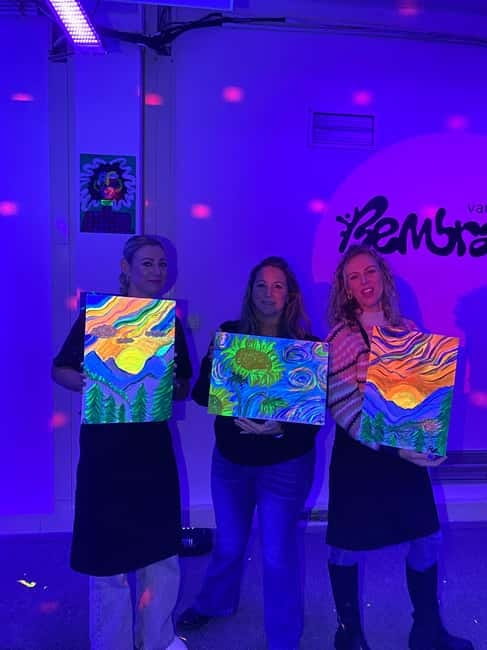 Amsterdam: Paint and Sip in the Dark at Rembrandt van Wine - Who this is best for (and who might want to choose something else)