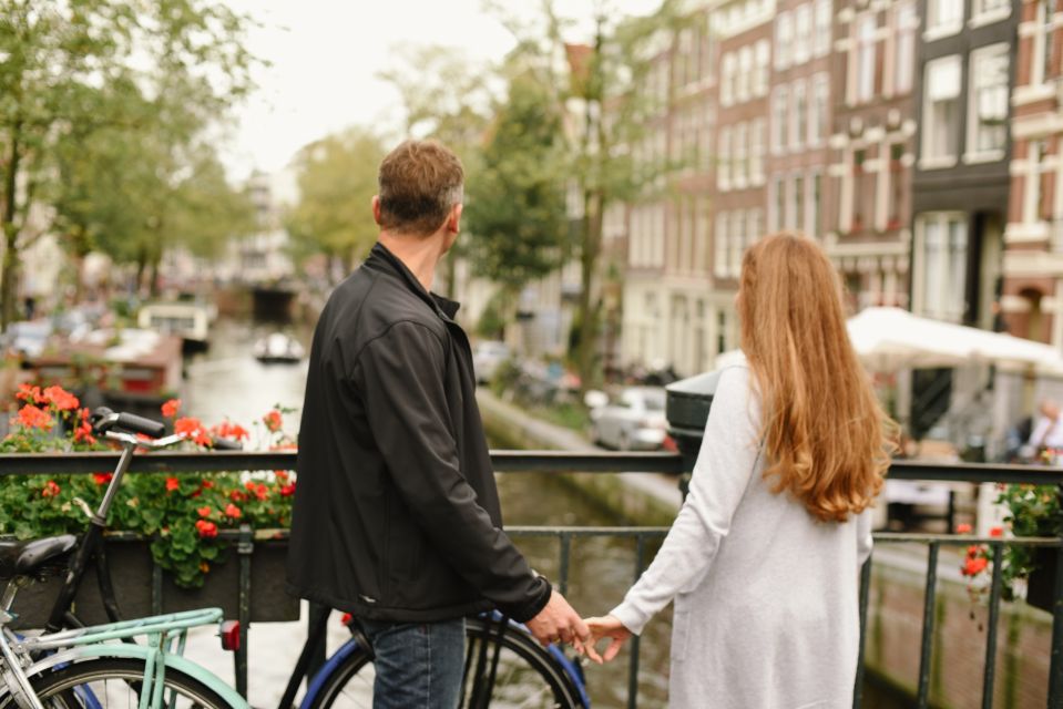 Amsterdam: Personal Travel & Vacation Photographer - The candid, contemporary style: how to avoid looking stiff