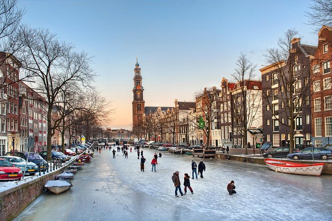 Amsterdam Photography Masterclass - Private Photography Lesson - Amsterdams Lieverdje to Voetboogstraat: learning framing at street level