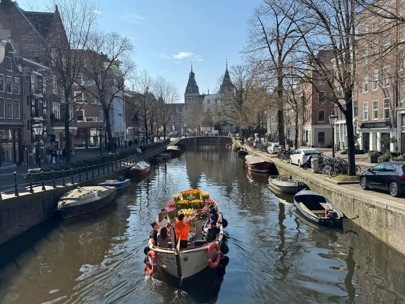 Amsterdam: Premium Tulip Boat Canal Tour - Anne Frank House viewpoints: why the river angle matters