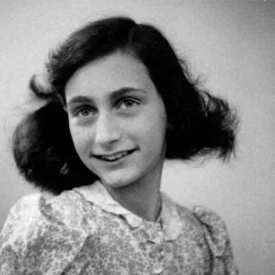 Amsterdam: Private Anne Frank and Jewish History Tour - Walking Amsterdam’s Jewish quarter, one landmark at a time