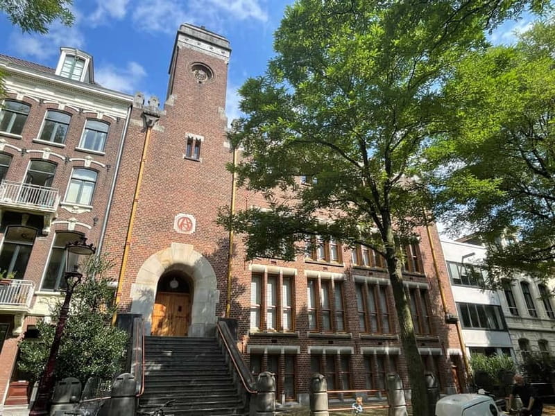 Amsterdam: Private Anne Frank and Jewish History Tour - Dutch resistance stories that explain why hiding was possible