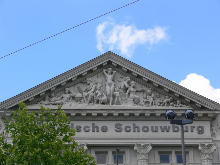 Amsterdam: Private Anne Frank and Jewish Quarter Tour - The Dokwerker: public art as a remembrance anchor