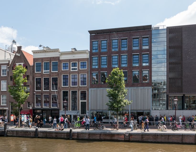 Amsterdam: Private Anne Frank and Jewish Quarter Tour - Starting at the Hermitage Pier: the route gets you oriented fast