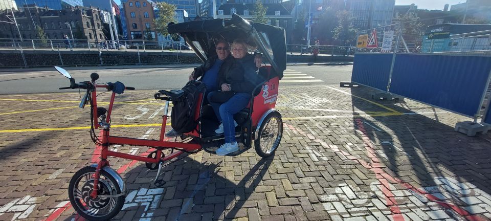 Amsterdam: Private City Highlights Tour by Rickshaw - Getting picked up in Amsterdam-Centrum and settling in