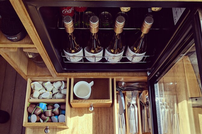 Amsterdam Private Dinner Cruise incl Drinks & 2-course Dinner 2hr - A calm, photo-friendly canal dinner on a private boat