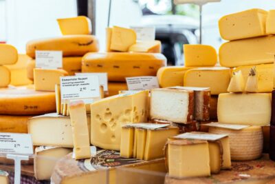 Amsterdam: Private Food Tour with a Local - Where you meet and how the walking format helps you