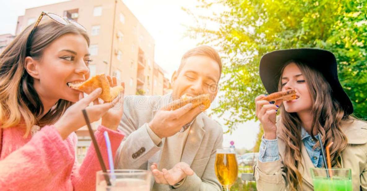 Amsterdam: Private Luxury Cruise with Pizza and Drinks - Pizza and unlimited drinks: the real engine of the experience