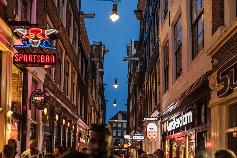 Amsterdam: Private Night Tour of Speakeasies and Bars - Bar snacks and pacing: why 3 hours can be just right