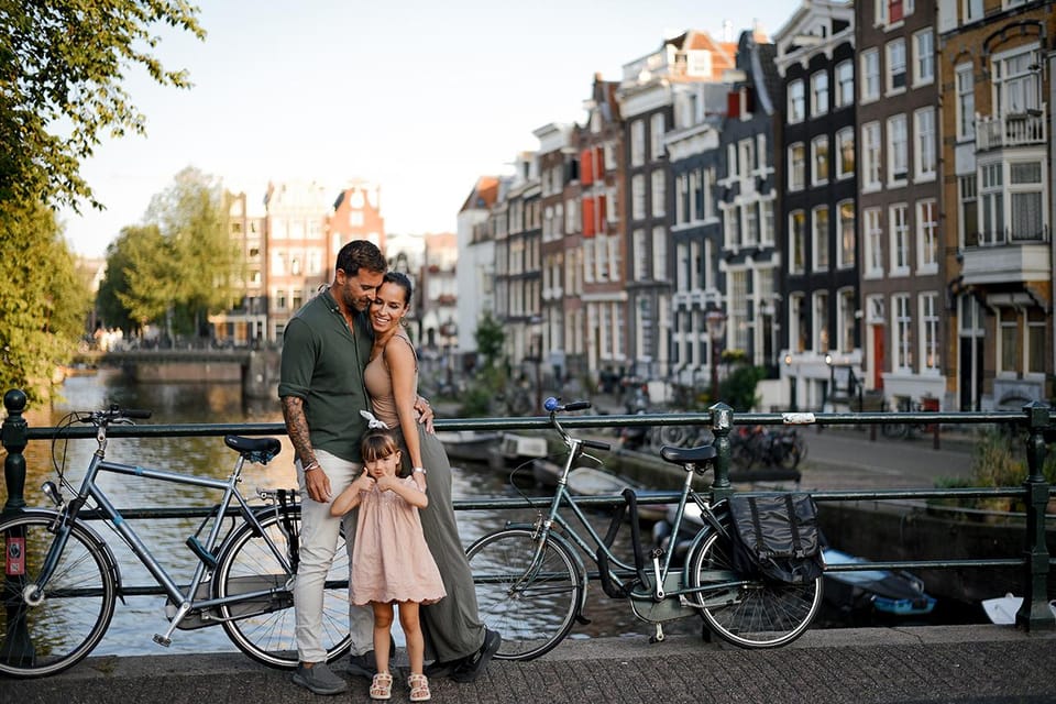 Amsterdam: Private Photoshoot in iconic locations - Entering Amsterdam Through Rijkmuseum Gardens