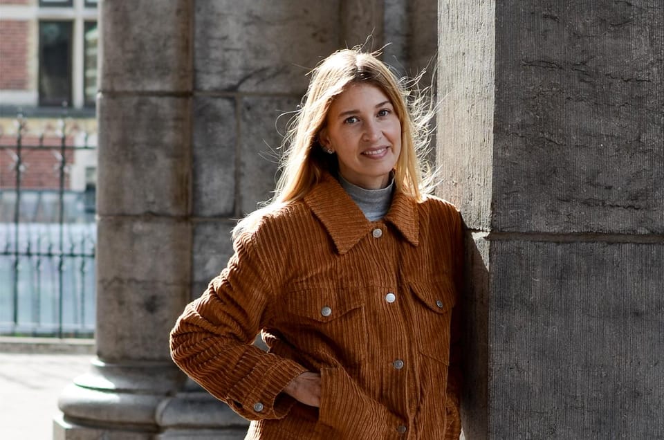 Amsterdam: Private Photoshoot in iconic locations - Languages and Communication: English or Spanish