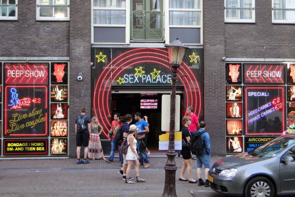 Amsterdam: Private Red Light District and Food Tour - Dutch Food Tastings: Kroket, Cheese, and Stroopwafel