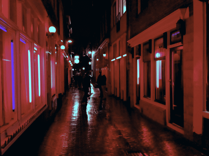 Amsterdam: Private Red Light District Tour in Spanish - Key things that make this tour worth your time