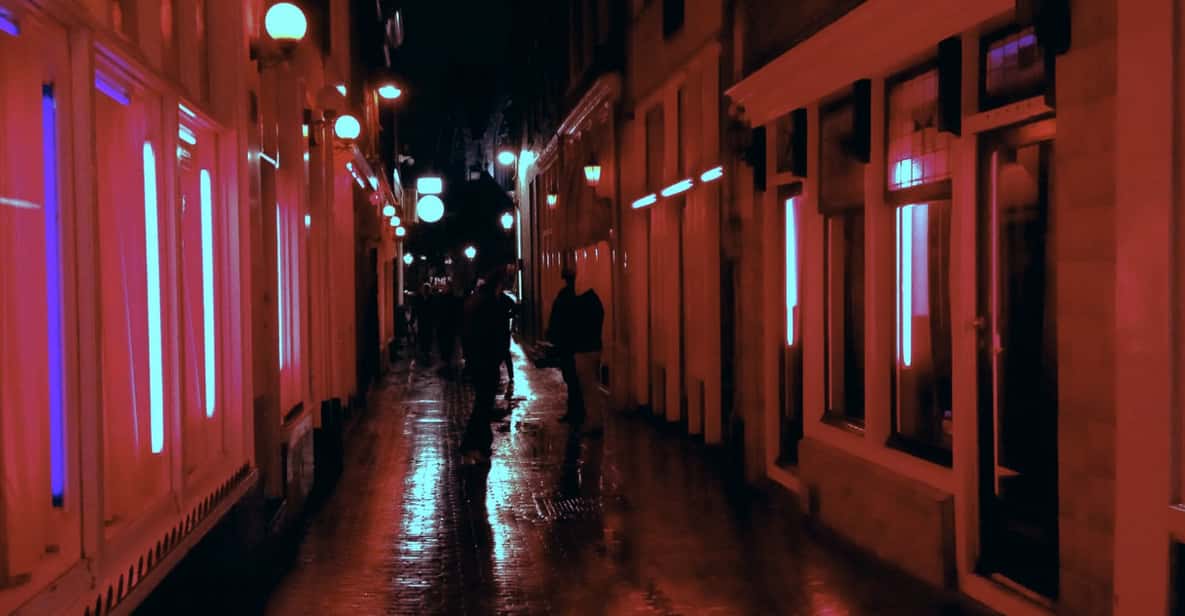Amsterdam: Private Red Light District Tour in Spanish - Secret spots, sharp pacing, and what you notice on the walk