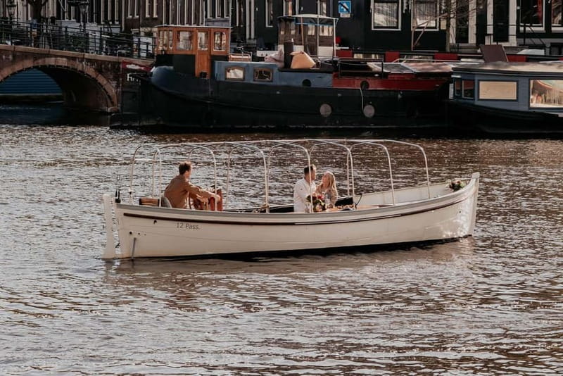 Amsterdam: Private Romantic Canal Cruise w. Prosecco/Snacks - Magere Brug and the Seven Bridges of Love From the Water