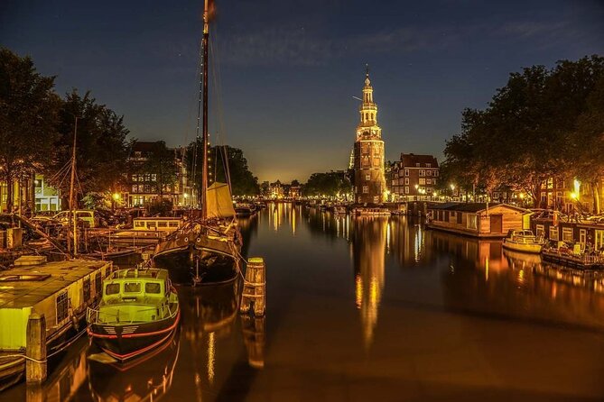 Amsterdam: Private Romantic Evening Canal Cruise + Bubbles/Snacks - Your romantic setup: Prosecco, Dutch snacks, and warm blankets