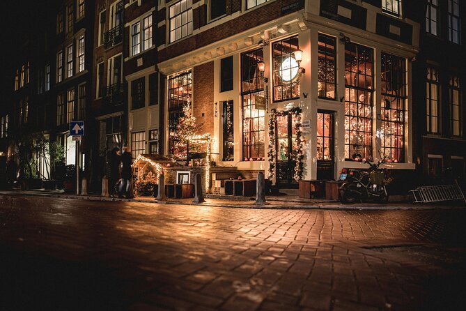 Amsterdam Private Shopping Experience - Negen Straatjes: start in concept stores and canal-side style